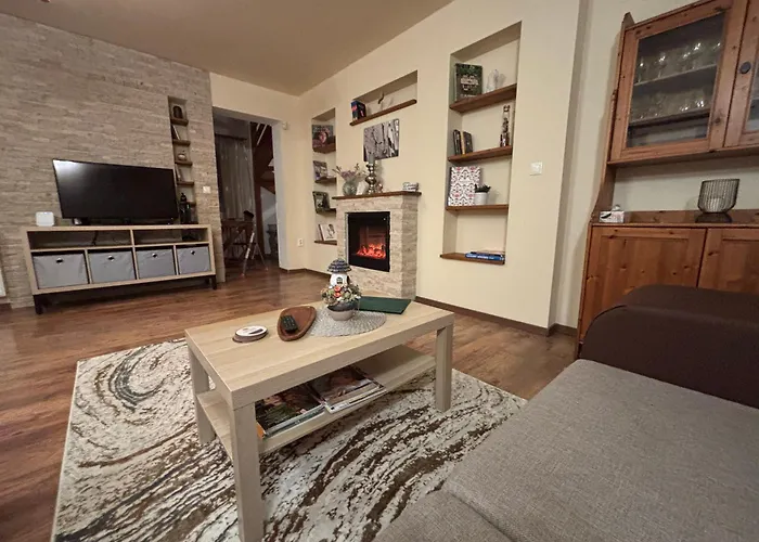 Oliver's House בודארוס